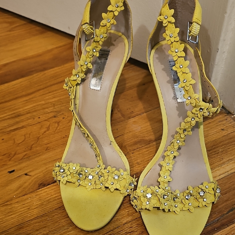 INC International Concepts Yellow Floral Heels